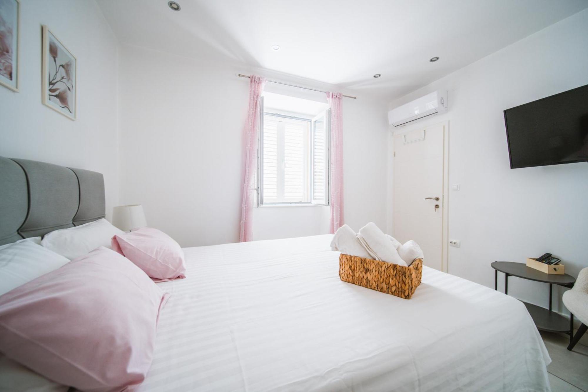 Korkyra Harbour Rooms 코츌라 외부 사진